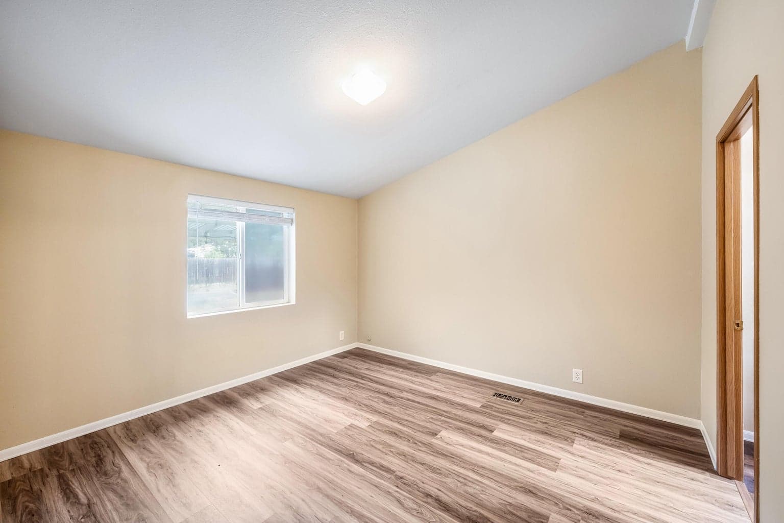 Photo of 16173 North Drive 8 of 26