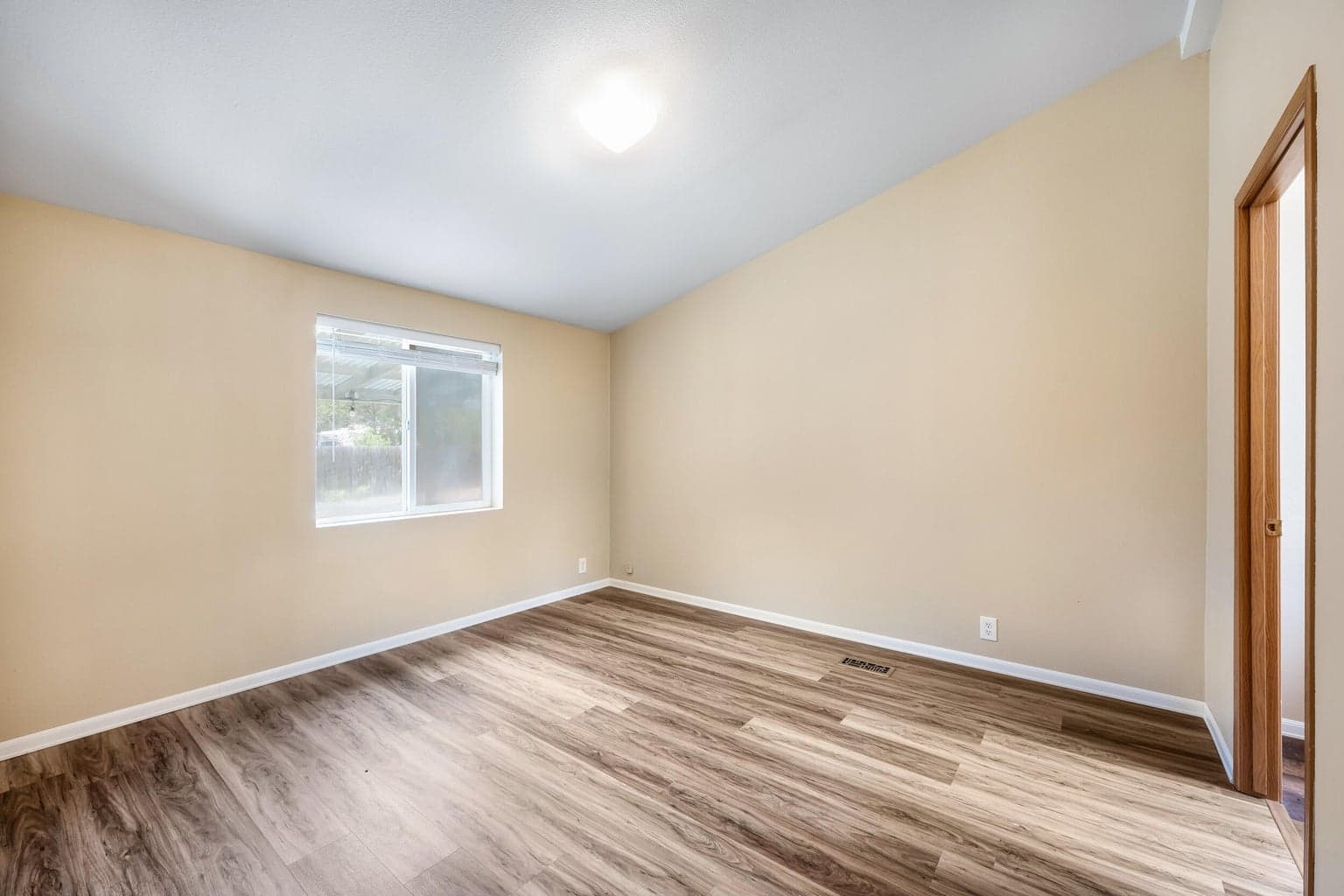 Photo of 16173 North Drive 13 of 26