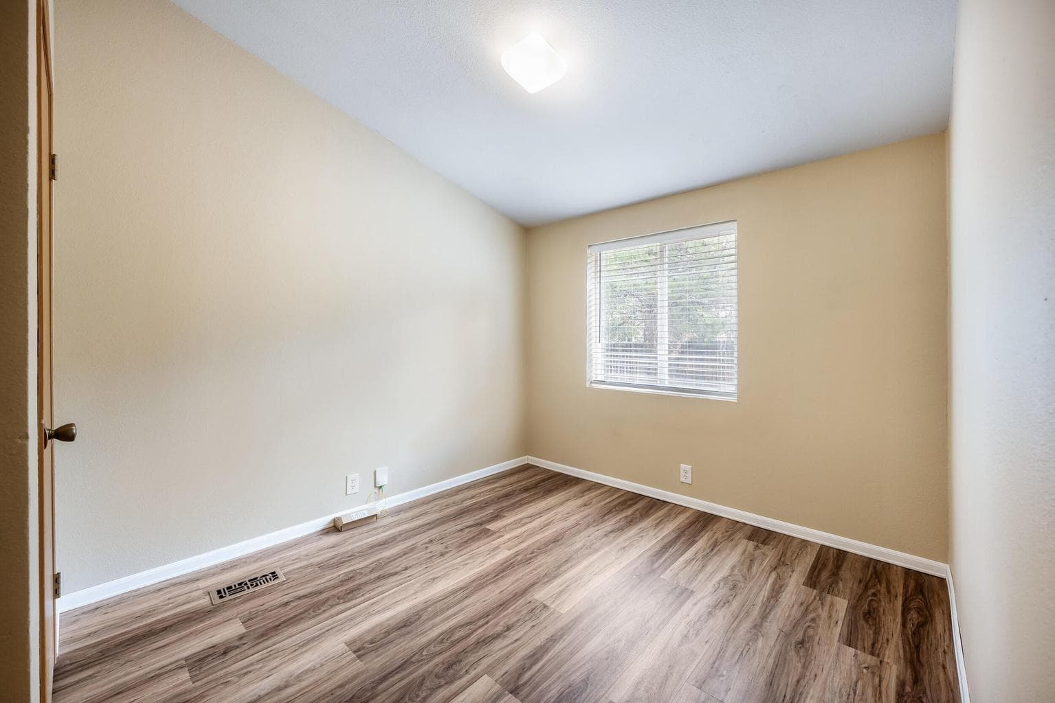 Photo of 16173 North Drive 15 of 26