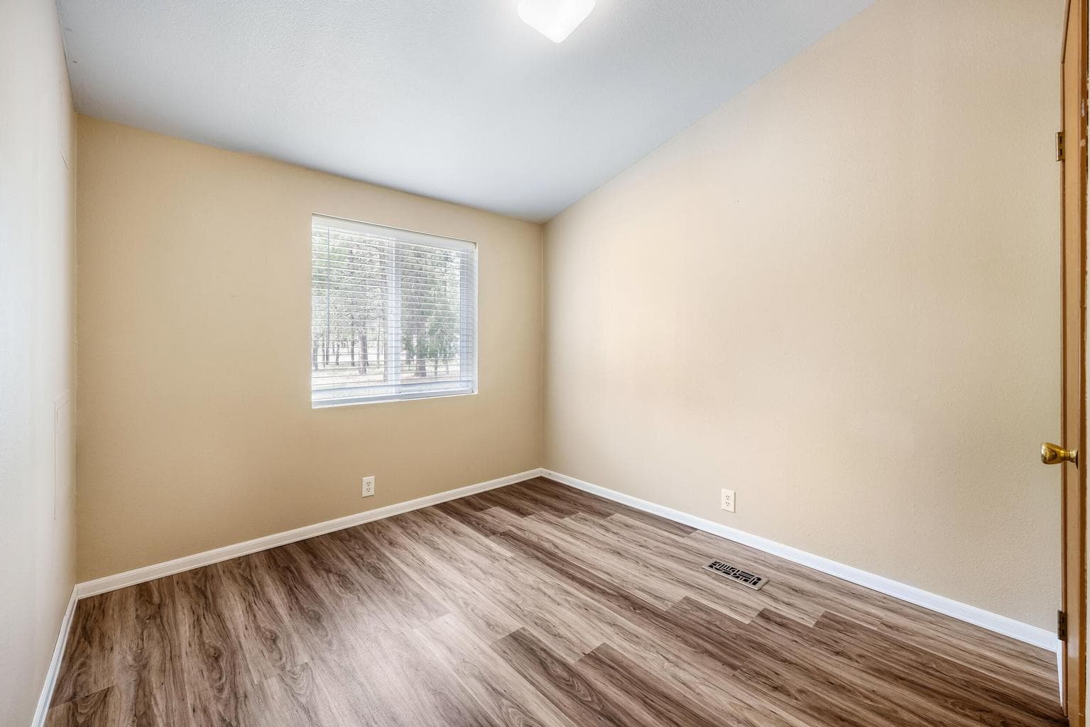Photo of 16173 North Drive 18 of 26
