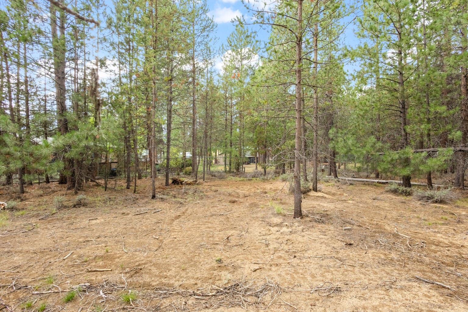 Photo of 15692 Woodgreen Court 16 of 16