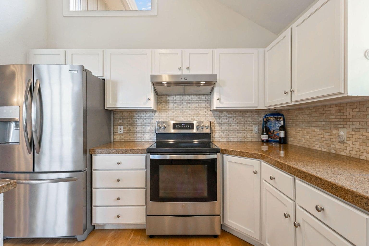 Photo of 21897 Obsidian Avenue 11 of 61