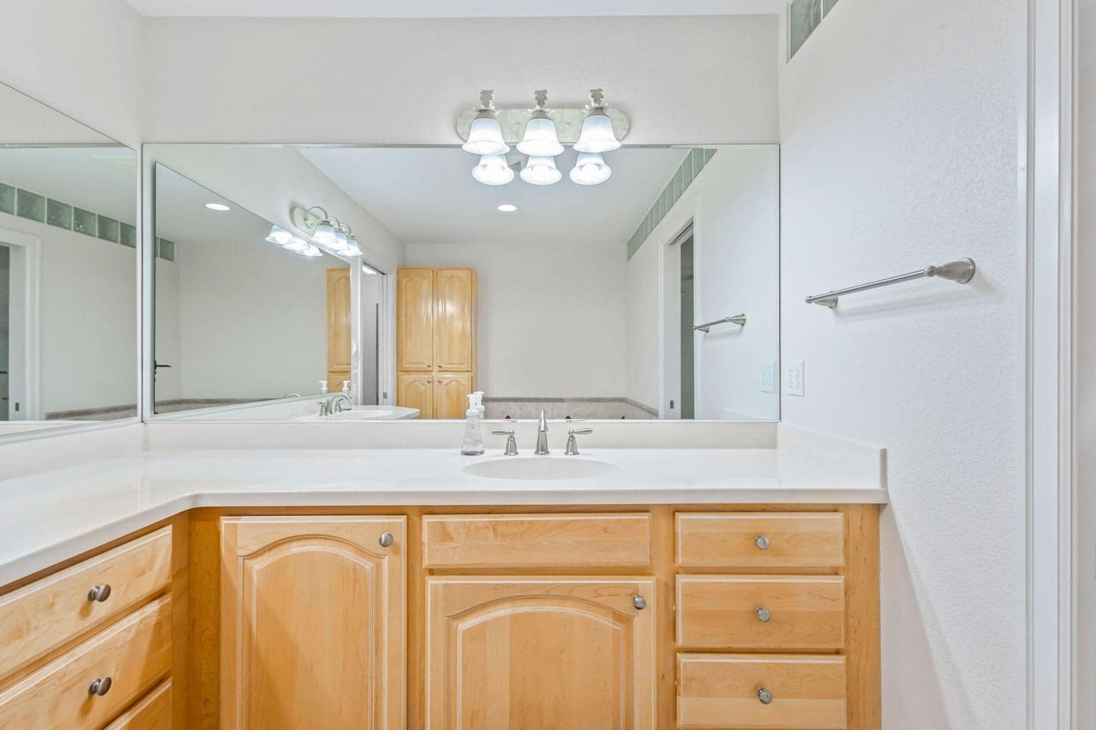 Photo of 21897 Obsidian Avenue 42 of 61