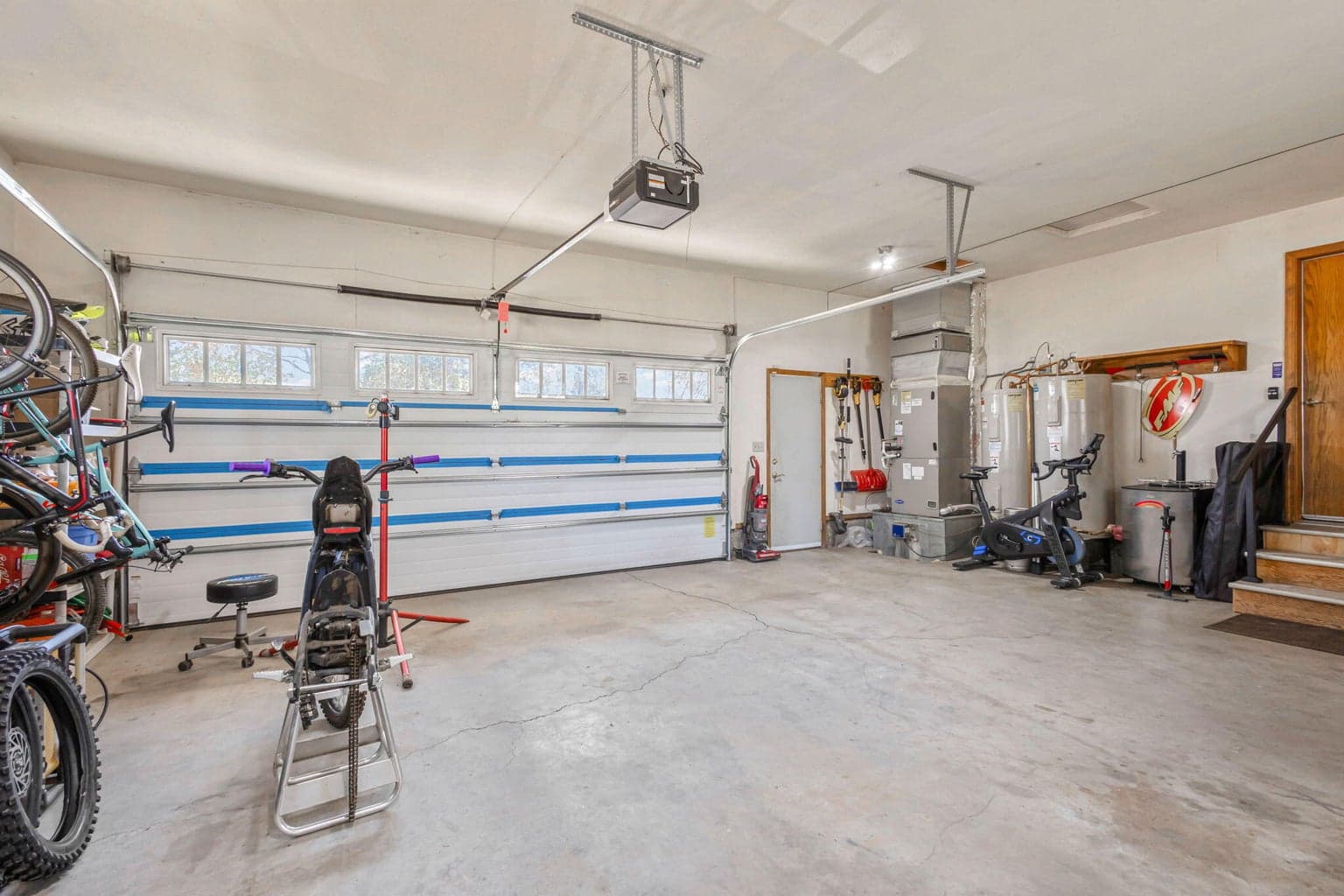 Photo of 21897 Obsidian Avenue 47 of 61