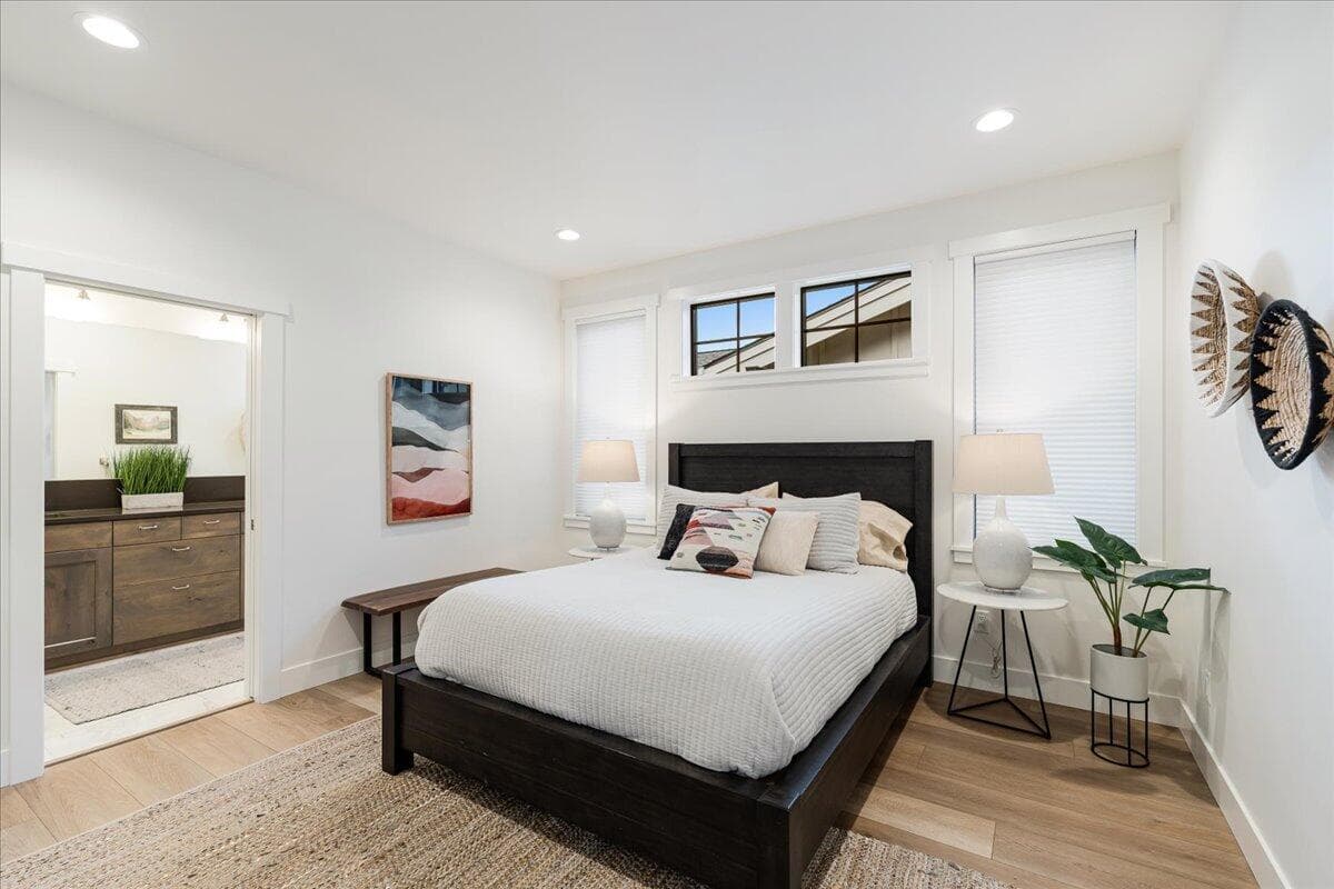 Photo of 1153 NW Mt Washington Drive 20 of 35
