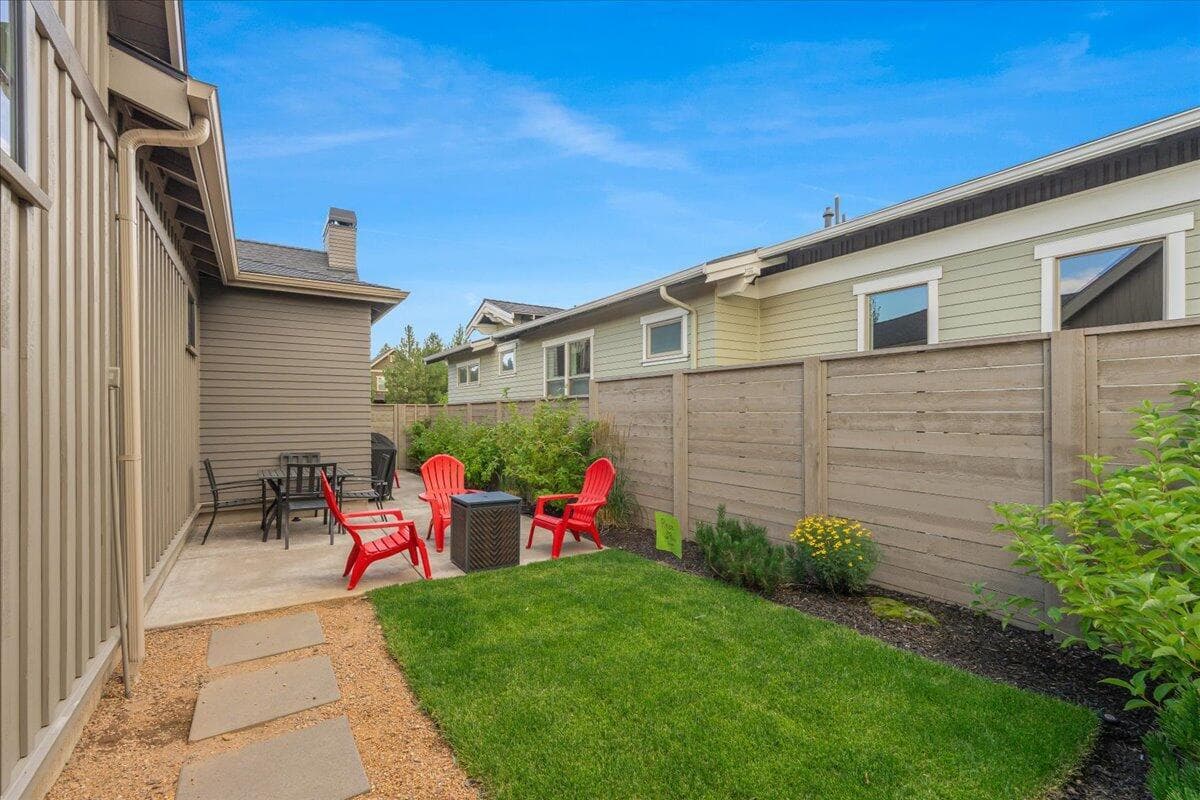 Photo of 1153 NW Mt Washington Drive 29 of 35