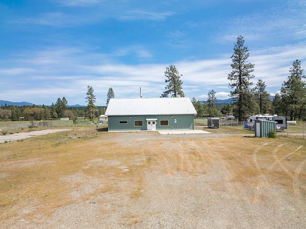 Photo of 30073 Redwood 2 of 36
