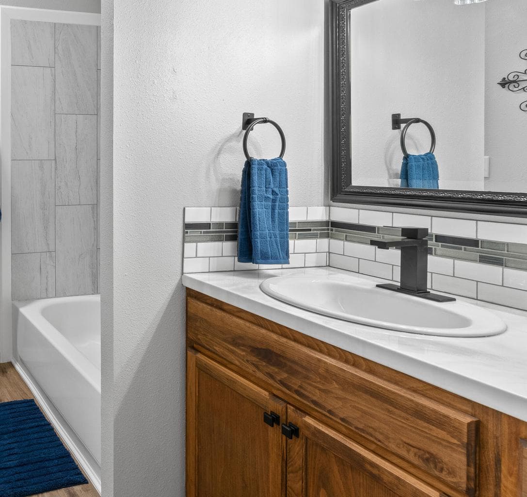 Photo of 16076 Blackfeather Lane 13 of 40