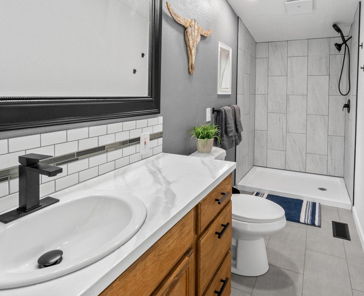 Photo of 16076 Blackfeather Lane 17 of 40