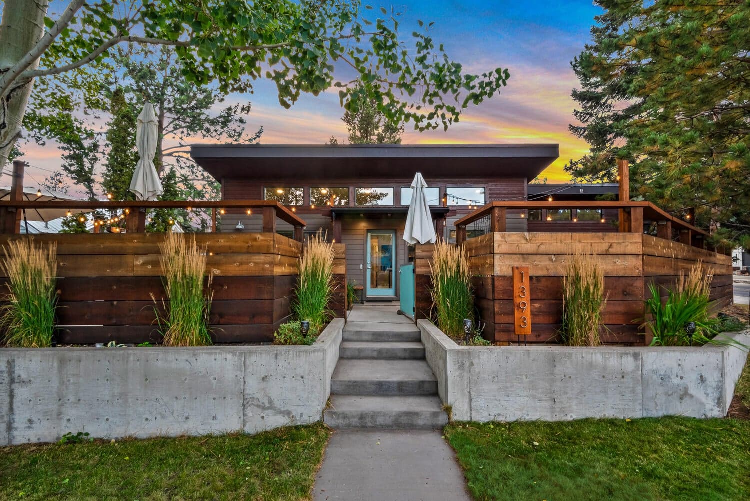 Photo of 1393 Newport 2 of 28