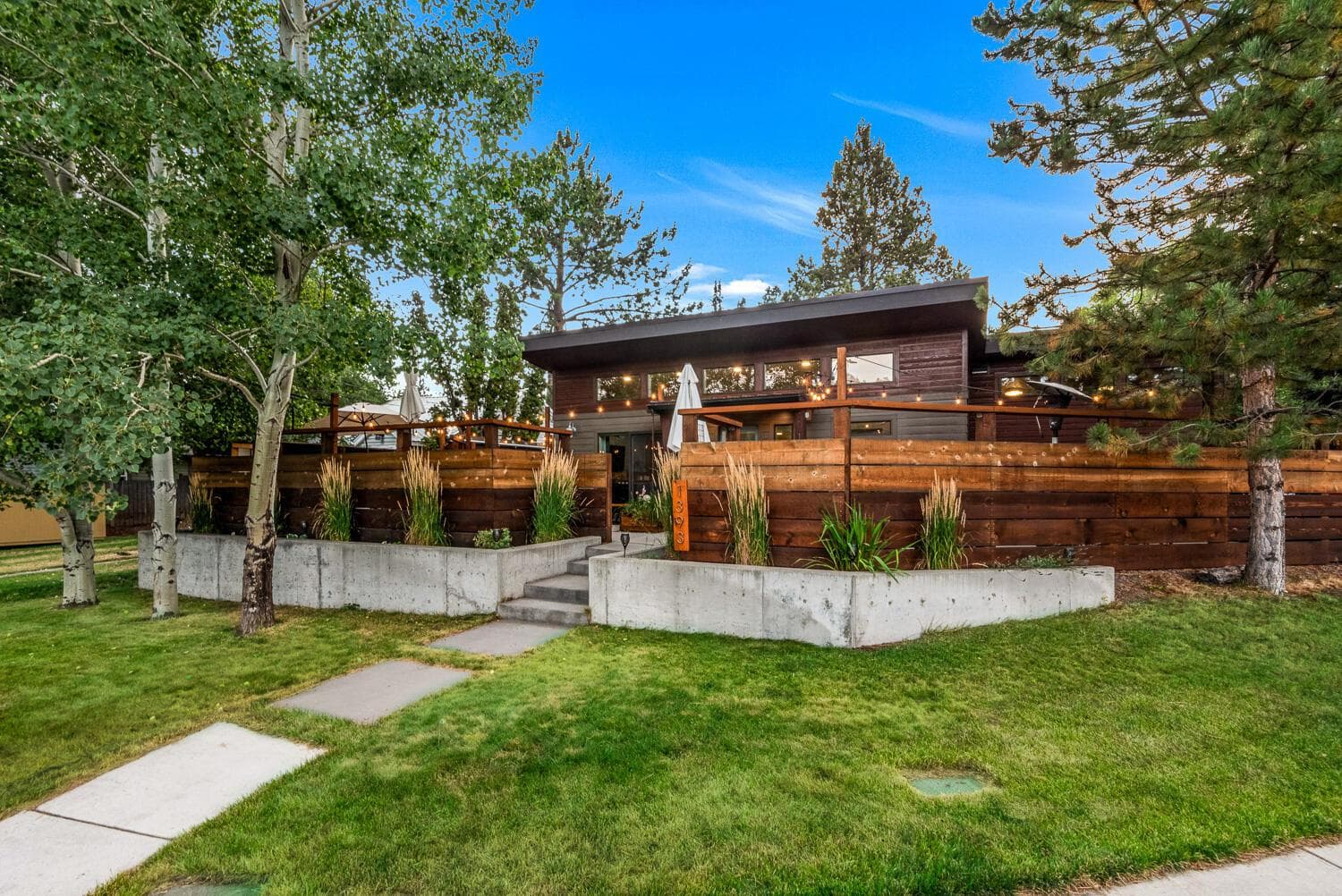 Photo of 1393 Newport 3 of 28