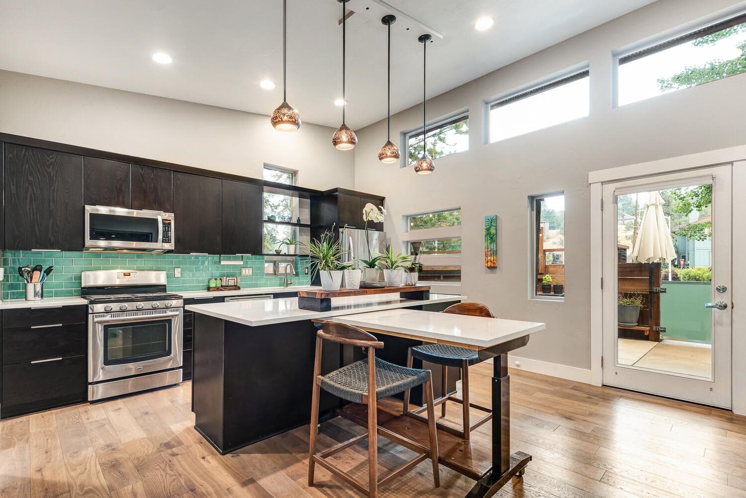 Photo of 1393 NW Newport Avenue 12 of 28