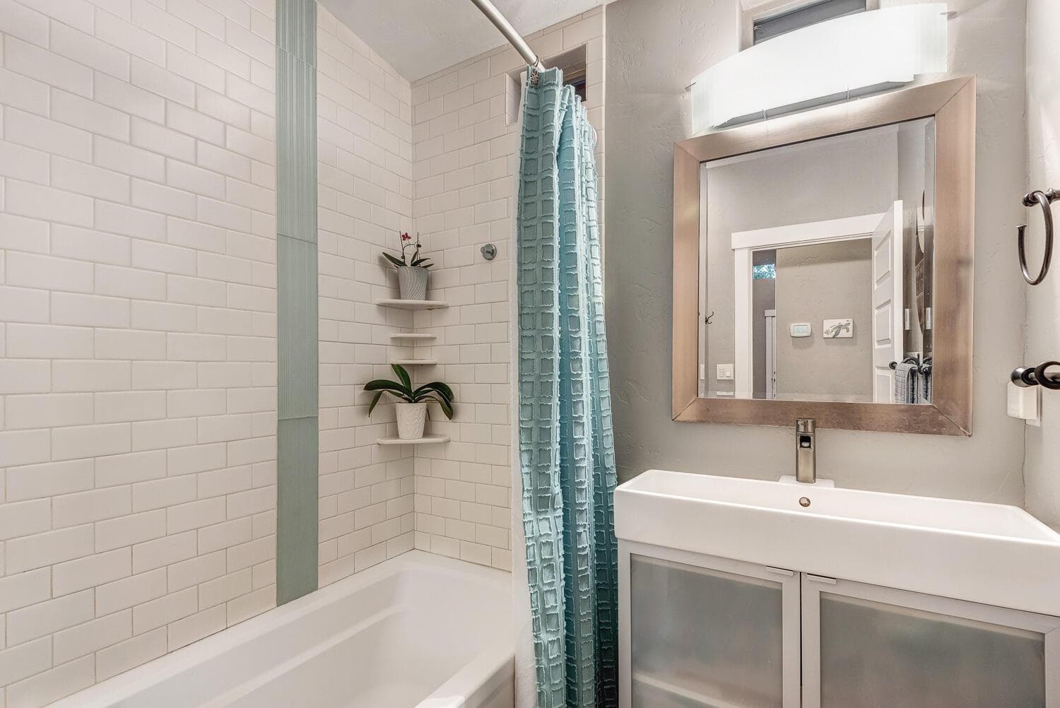 Photo of 1393 NW Newport Avenue 18 of 28