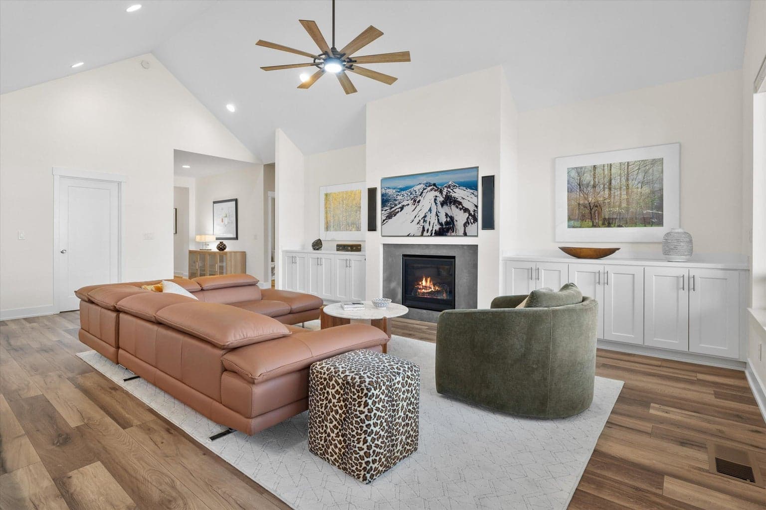 Photo of 3755 Oakside 2 of 38