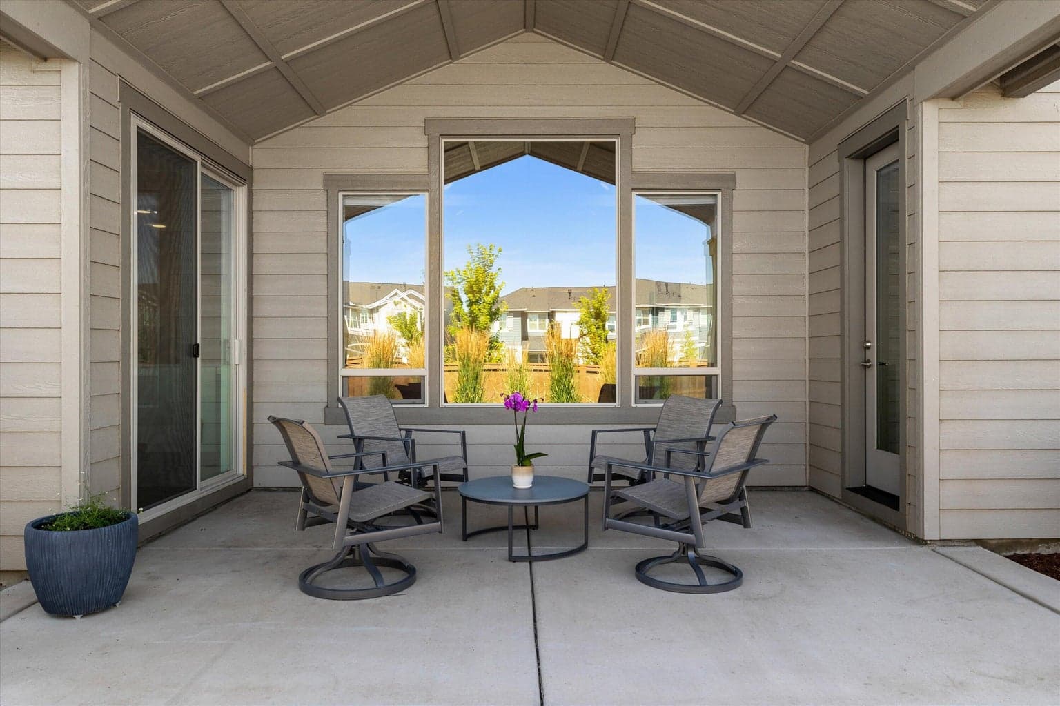 Photo of 3755 NE Oakside Loop 28 of 37