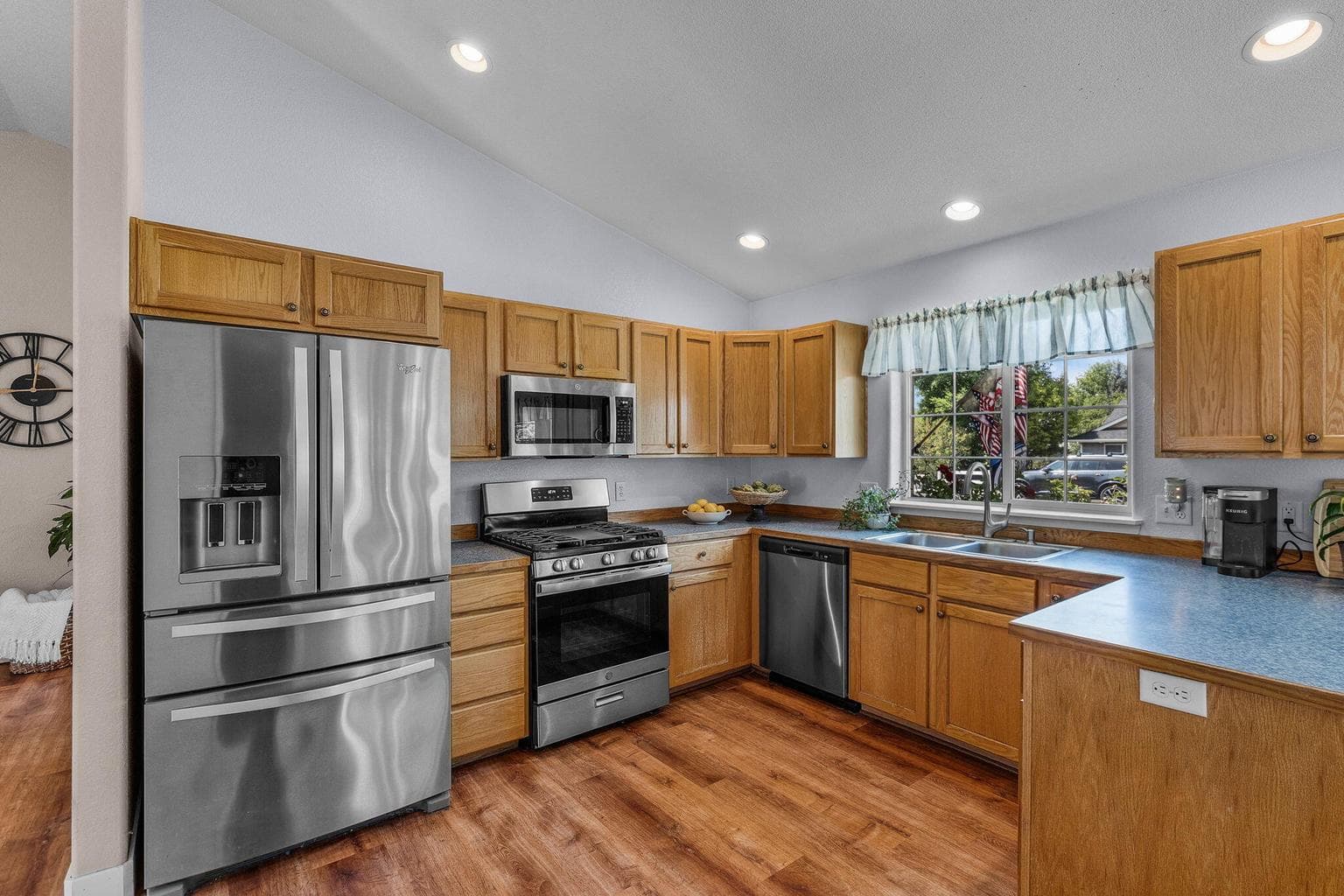 Photo of 2538 NW 15th Street 8 of 24