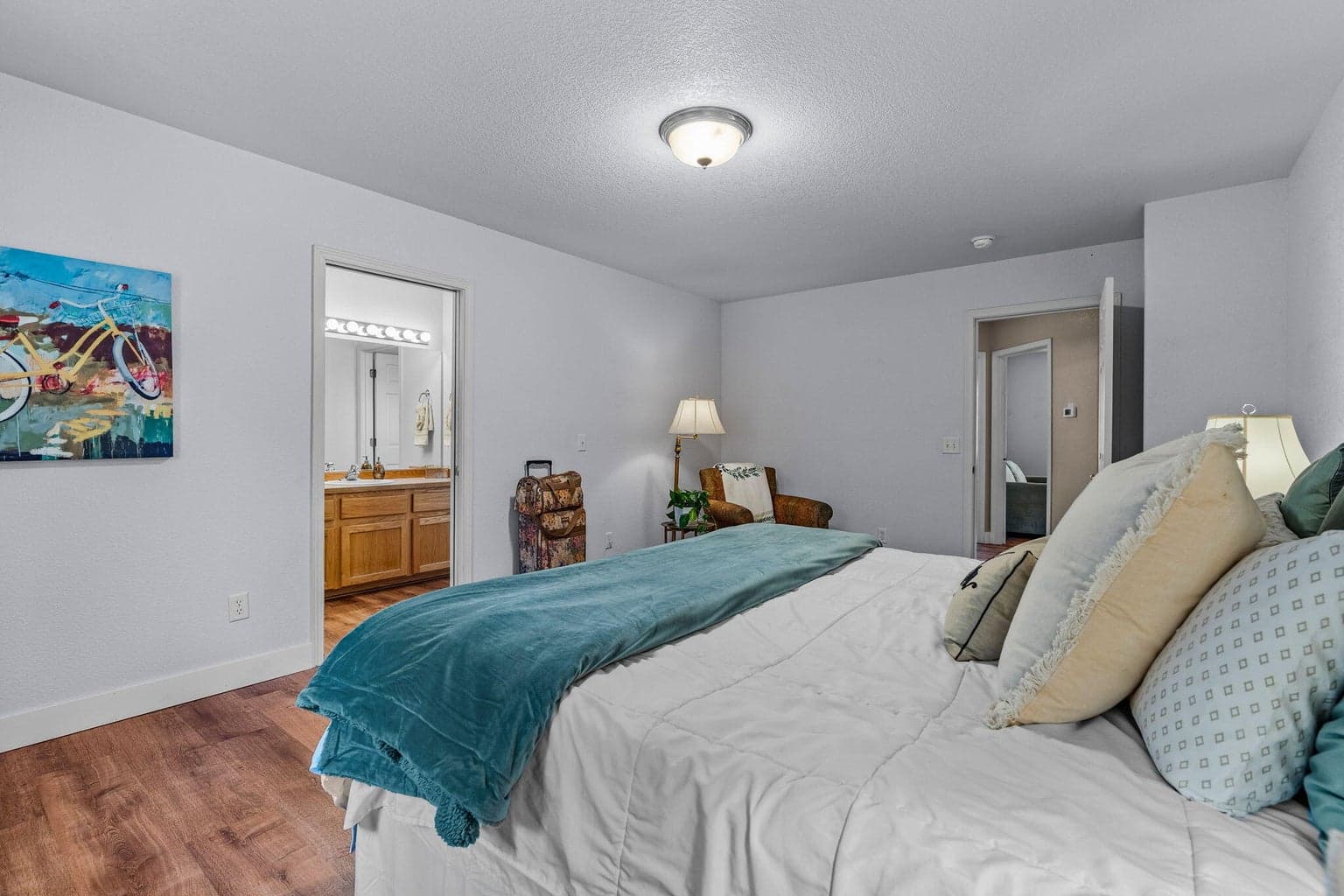 Photo of 2538 NW 15th Street 14 of 24