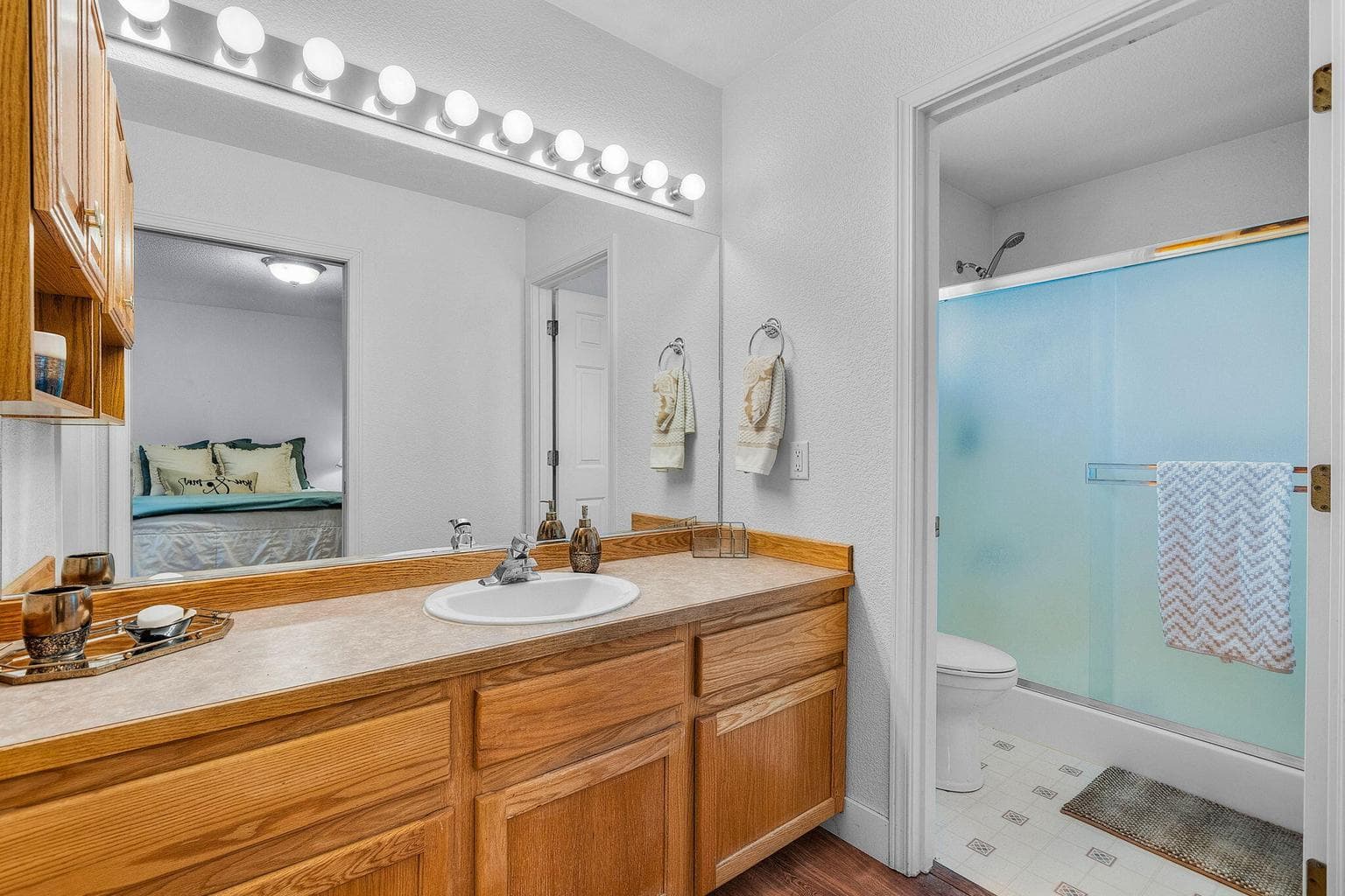 Photo of 2538 NW 15th Street 15 of 24