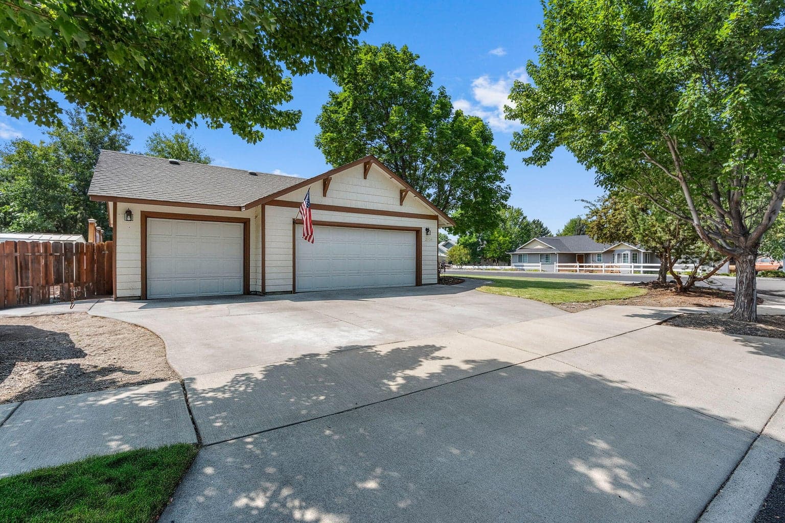 Photo of 2538 15th 3 of 24