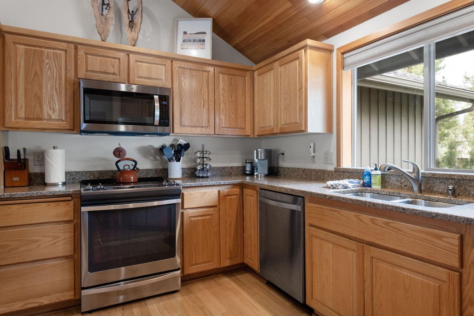 Photo of 57687 Filbert Lane 3 of 26