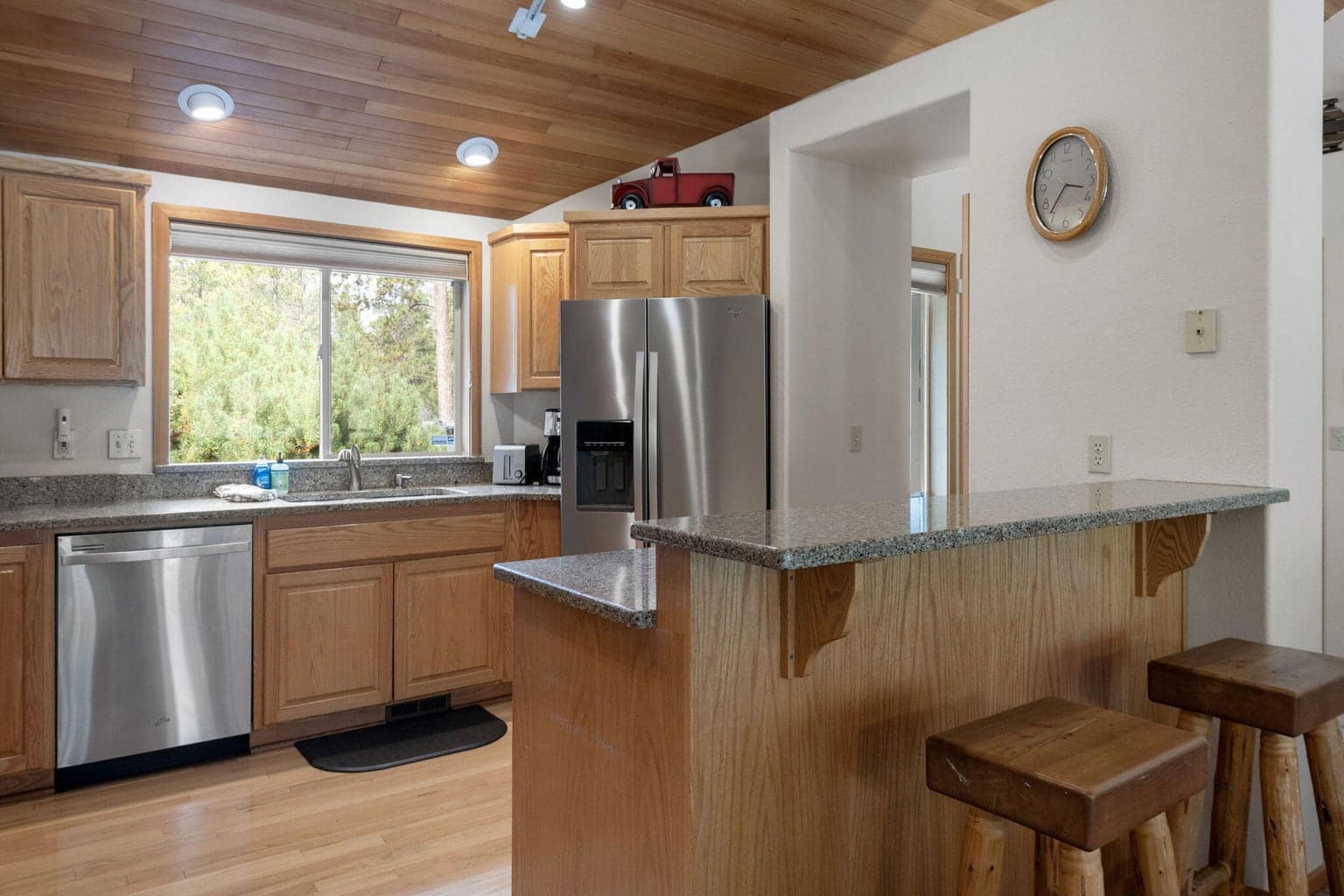 Photo of 57687 Filbert Lane 4 of 26