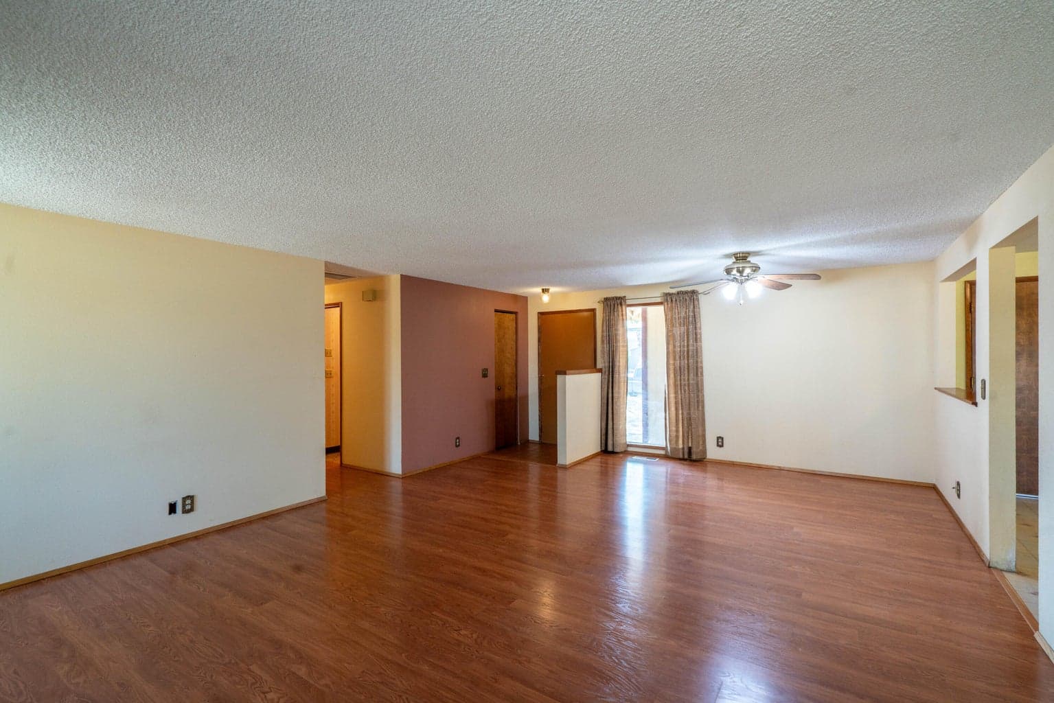 Photo of 2425 SW Glacier Avenue 11 of 27