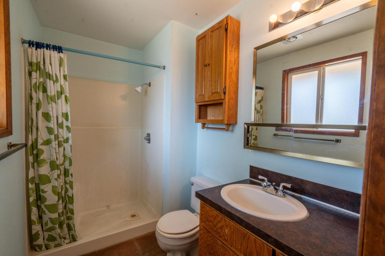 Photo of 2425 SW Glacier Avenue 13 of 27