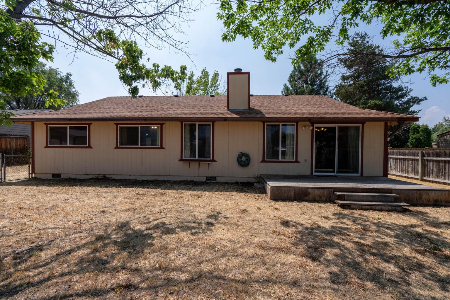 Photo of 2425 SW Glacier Avenue 22 of 27