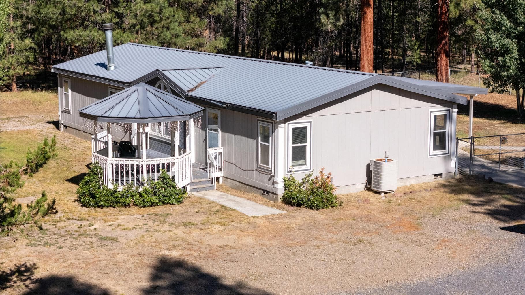 Photo of 153354 Hackamore Lane 1 of 37