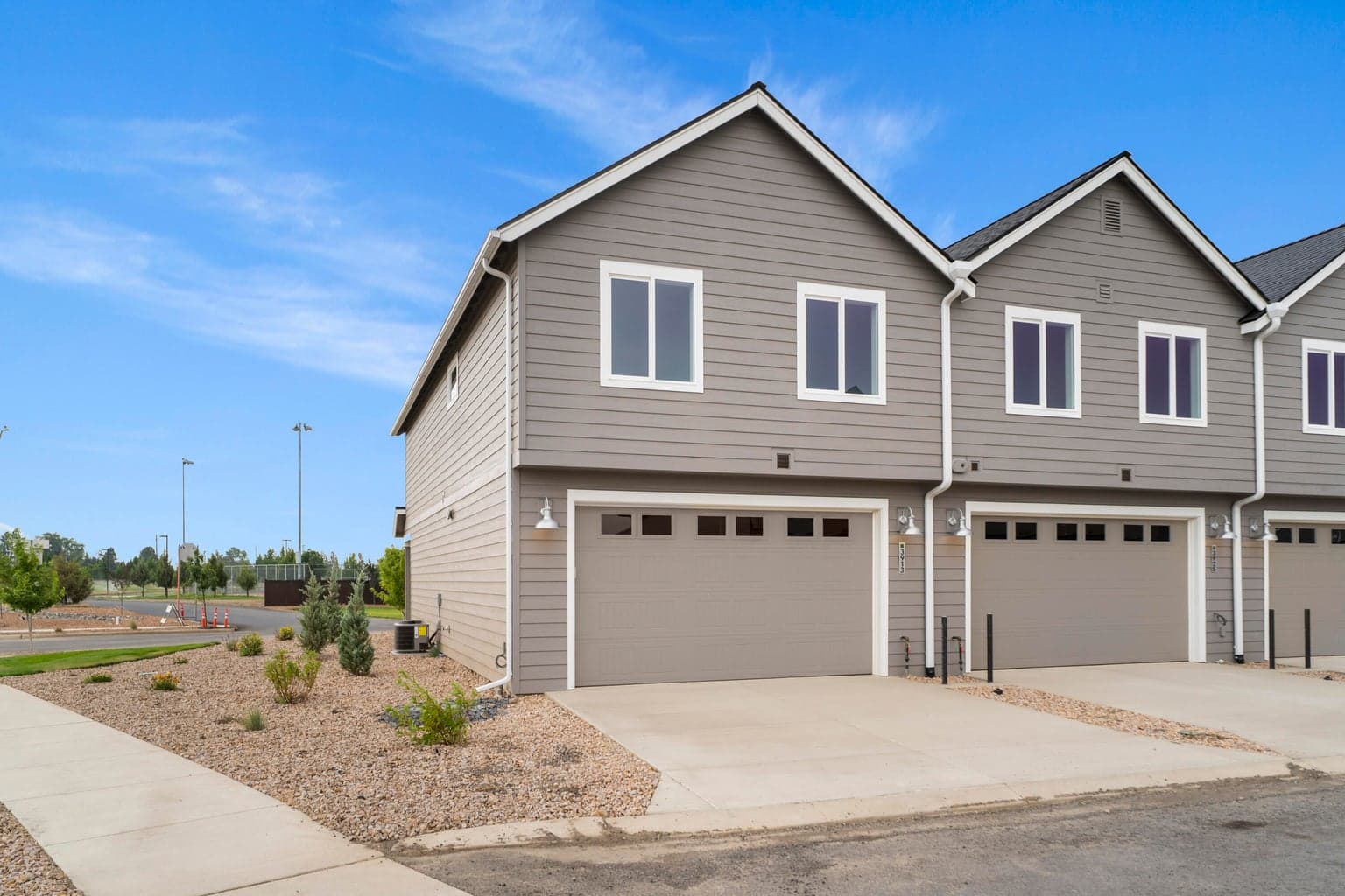 Photo of 3913 SW Coyote Avenue 8 of 20