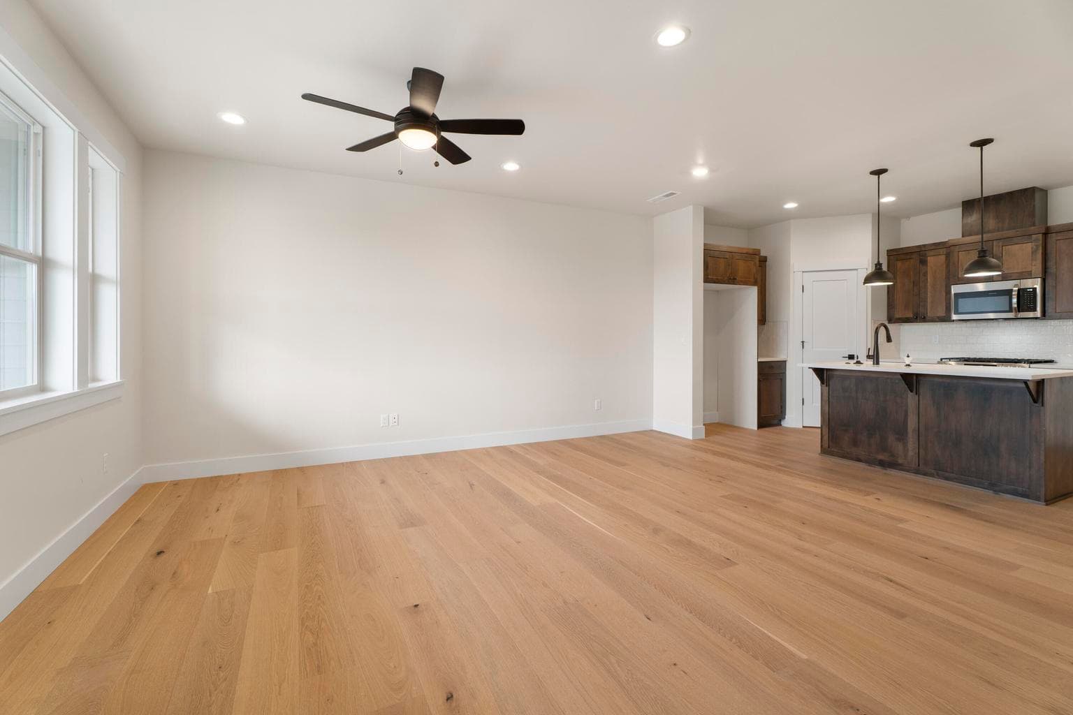 Photo of 3913 SW Coyote Avenue 13 of 20
