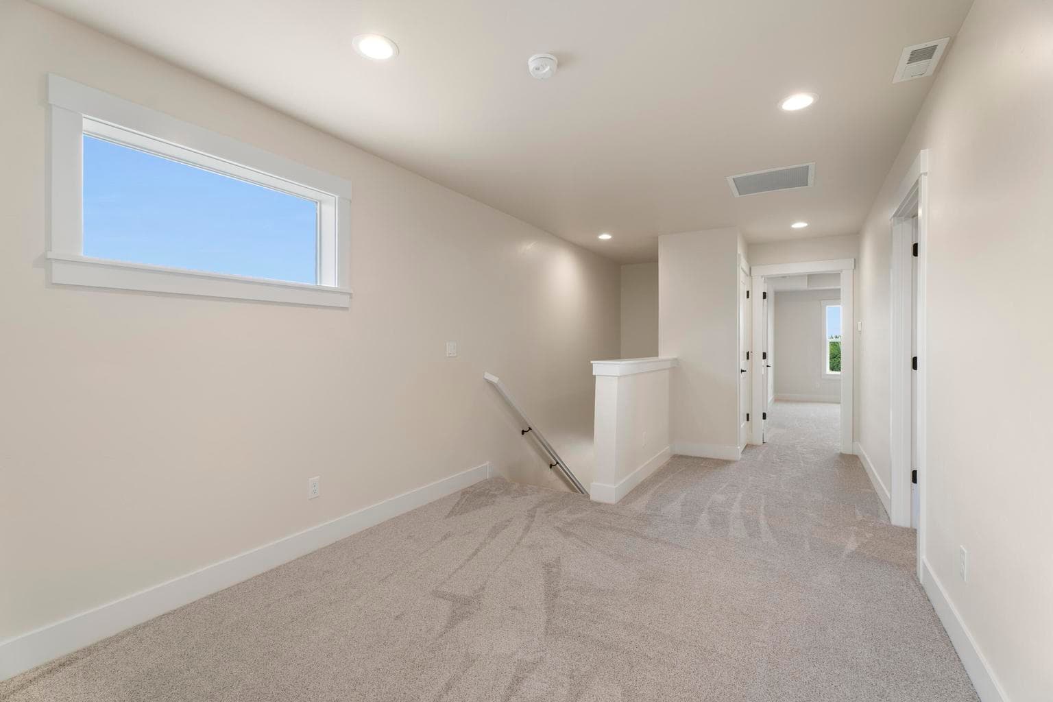 Photo of 3913 SW Coyote Avenue 14 of 20