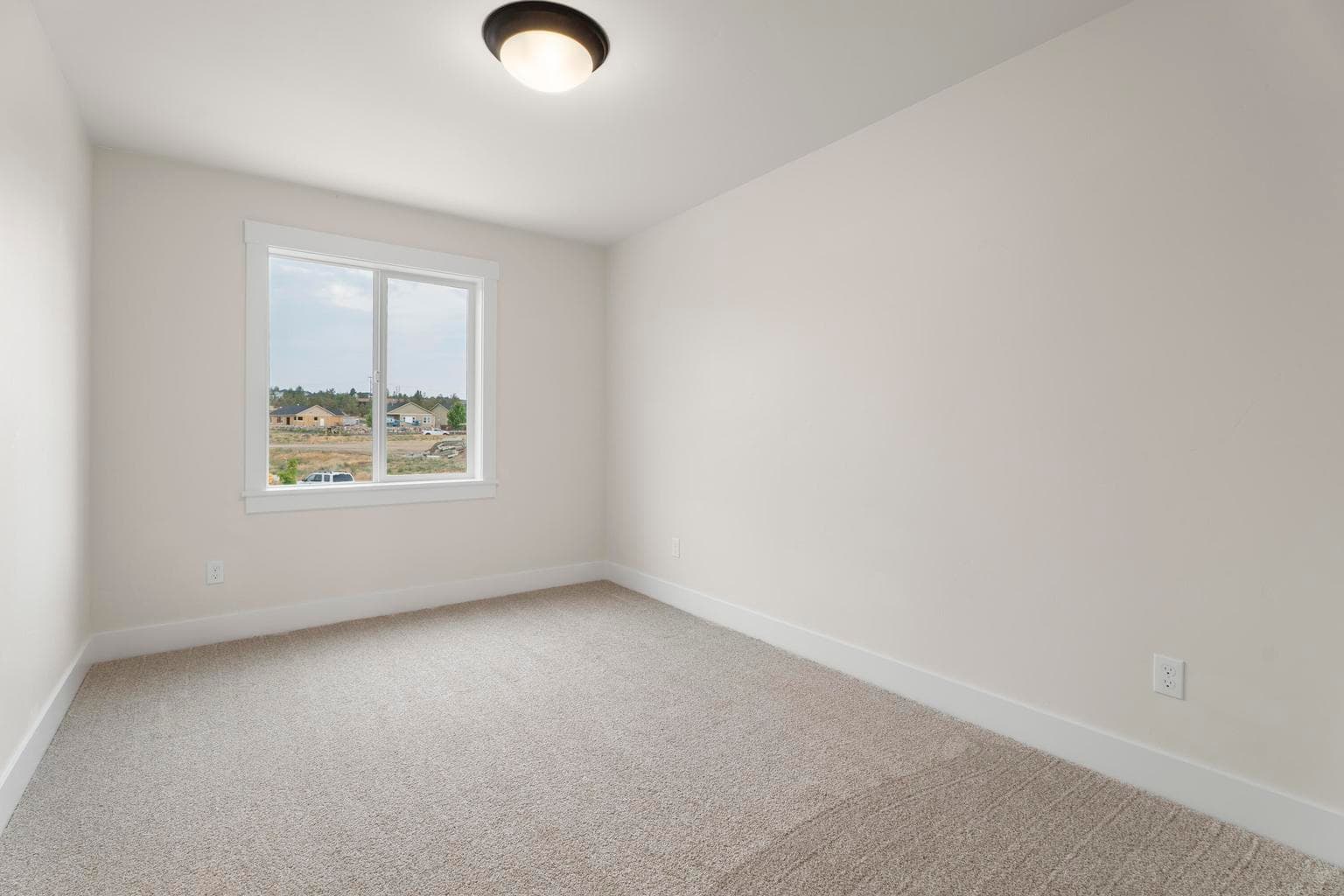 Photo of 3913 SW Coyote Avenue 16 of 20