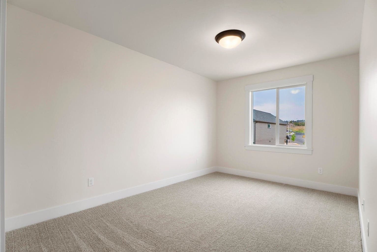 Photo of 3913 SW Coyote Avenue 17 of 20