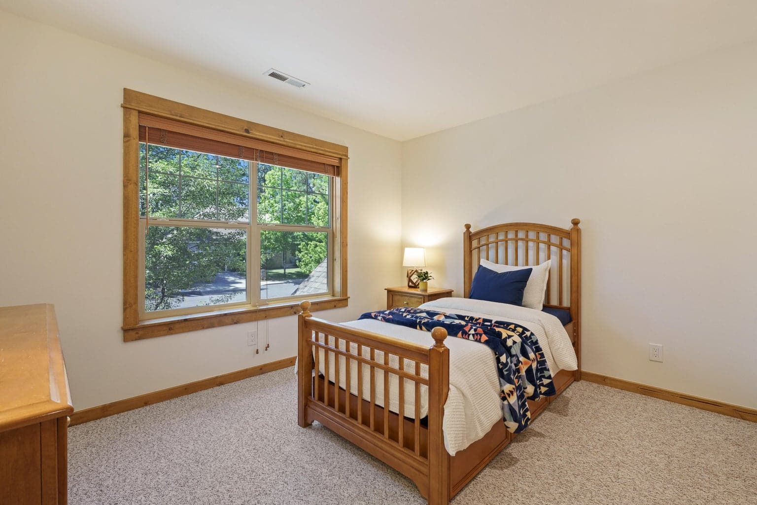 Upstairs guest bedroom 2