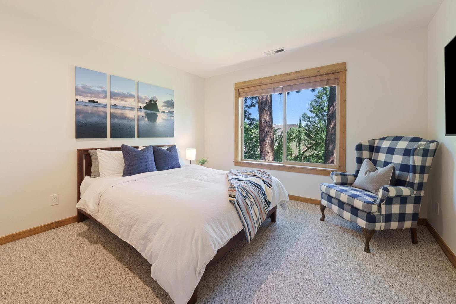 Upstairs guest bedroom 3