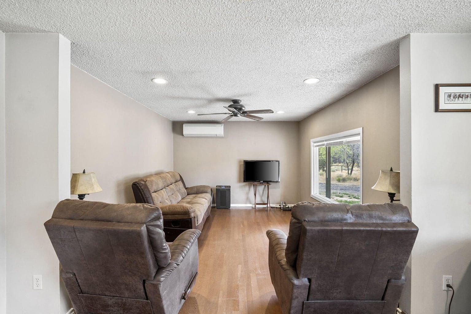 Photo of 22940 Lariat Lane 11 of 38