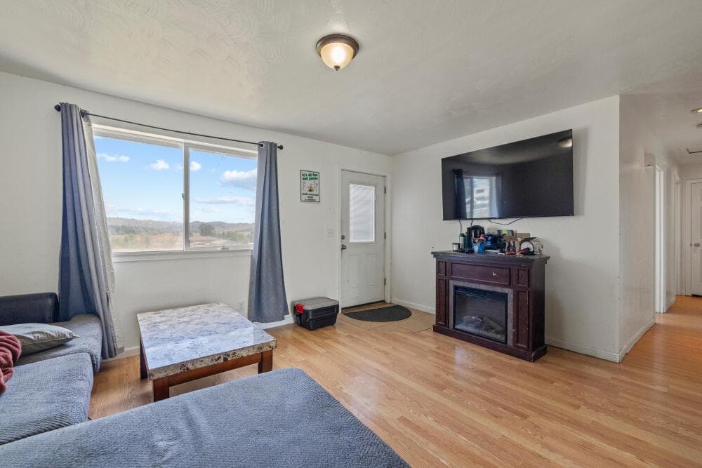 Photo of 31643 Klamath 2 of 8