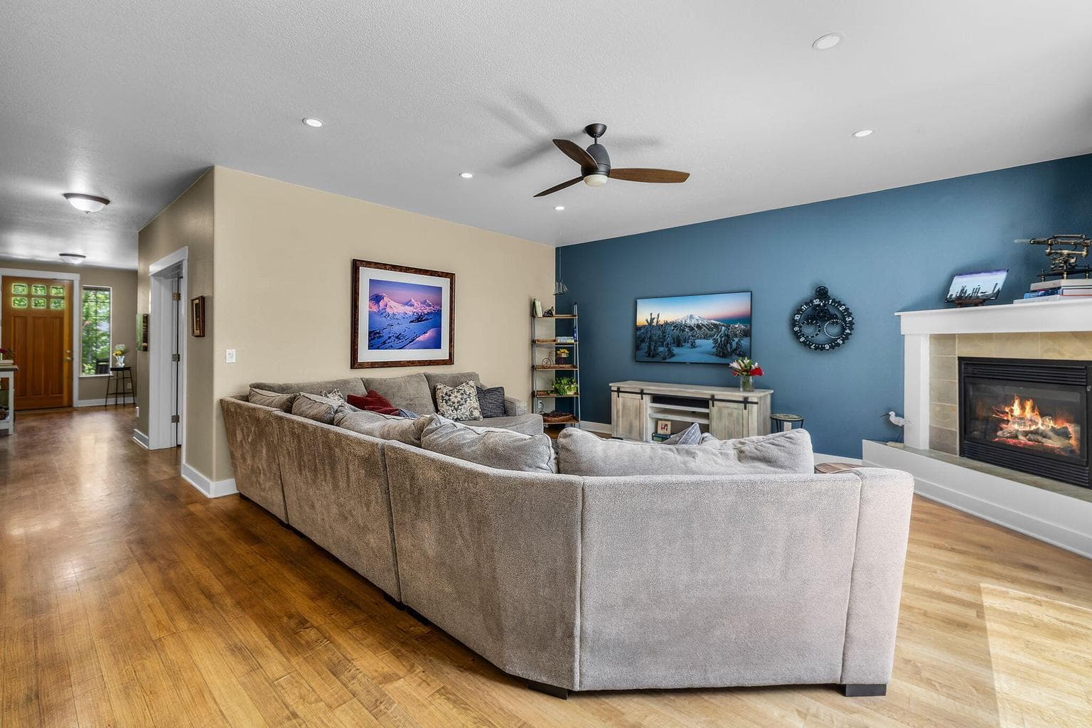 Photo of 400 NW Flagline Drive 15 of 72