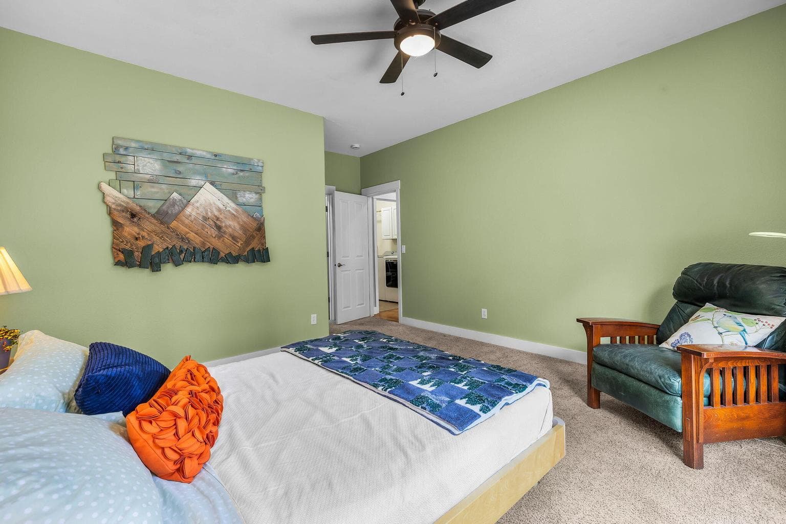 Photo of 400 NW Flagline Drive 25 of 72