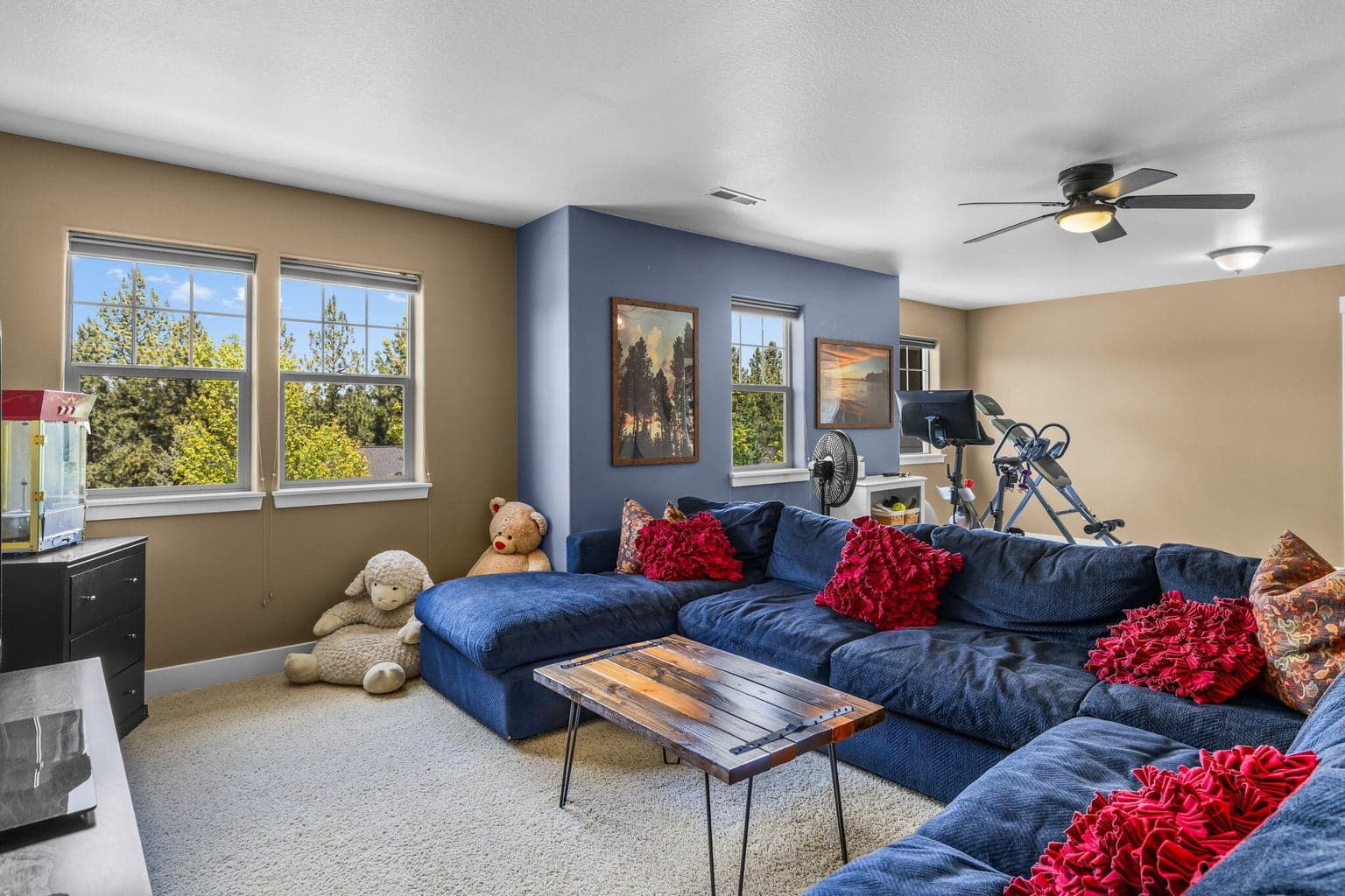Photo of 400 NW Flagline Drive 46 of 72
