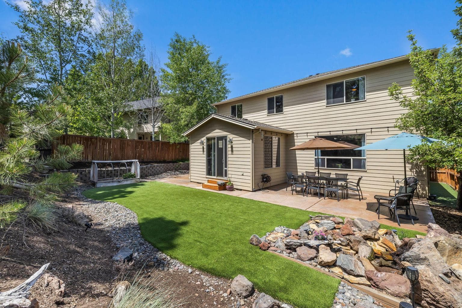 Photo of 400 NW Flagline Drive 58 of 72