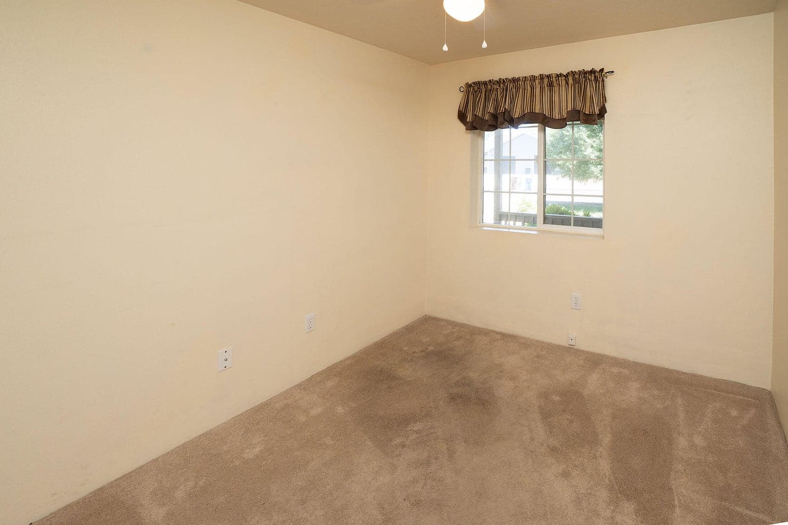 Photo of 2226 NE Cherry Loop 13 of 24