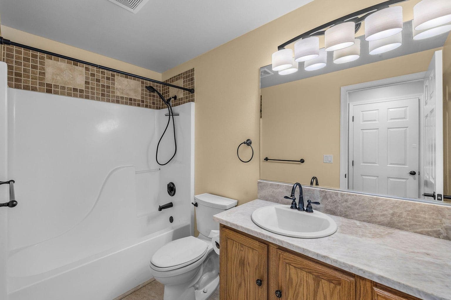 Photo of 2335 NW 21st Court 25 of 49