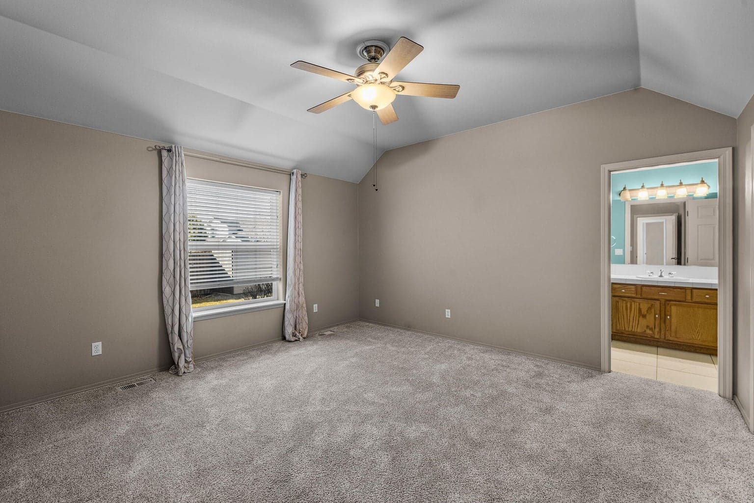 Photo of 2335 NW 21st Court 30 of 49