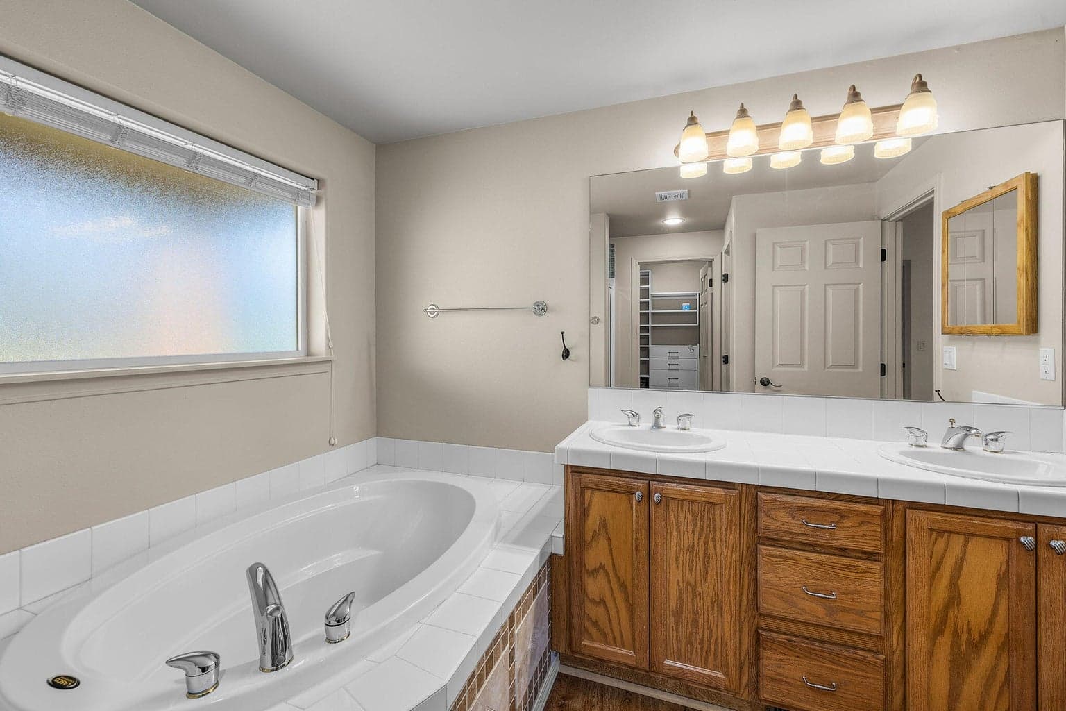 Photo of 2335 NW 21st Court 20 of 49