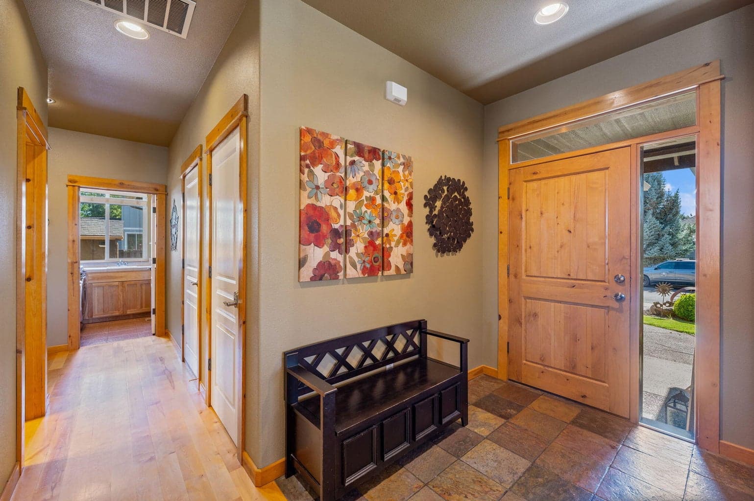 Photo of 2910 NW Canyon Drive 12 of 43