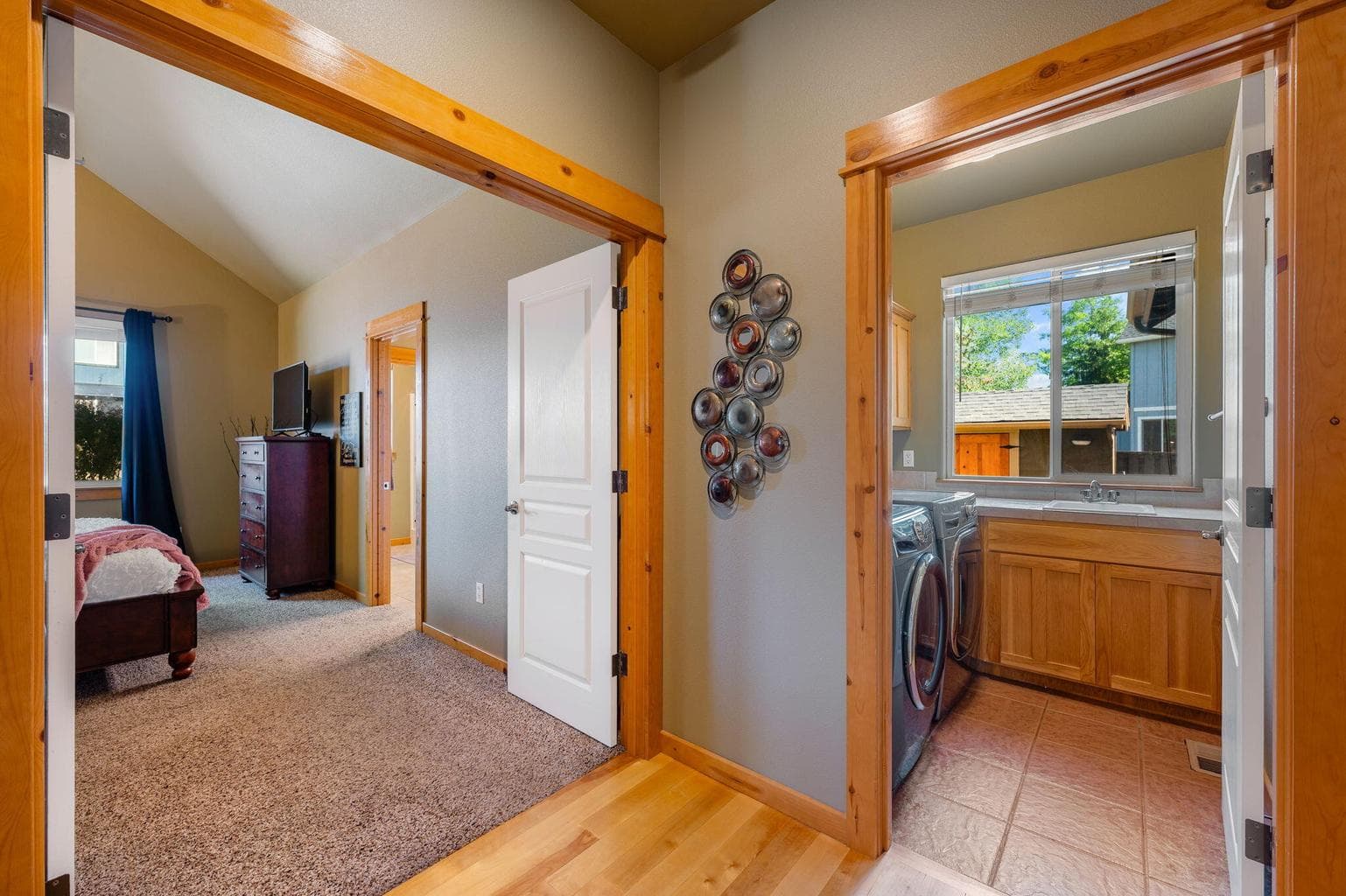 Photo of 2910 NW Canyon Drive 13 of 43