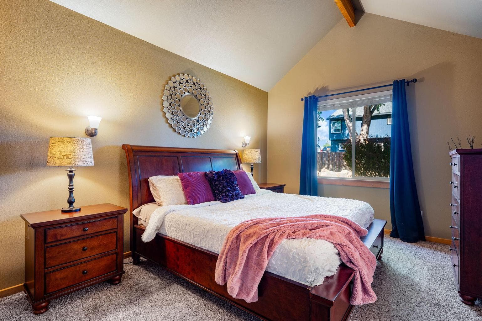 Photo of 2910 NW Canyon Drive 14 of 43