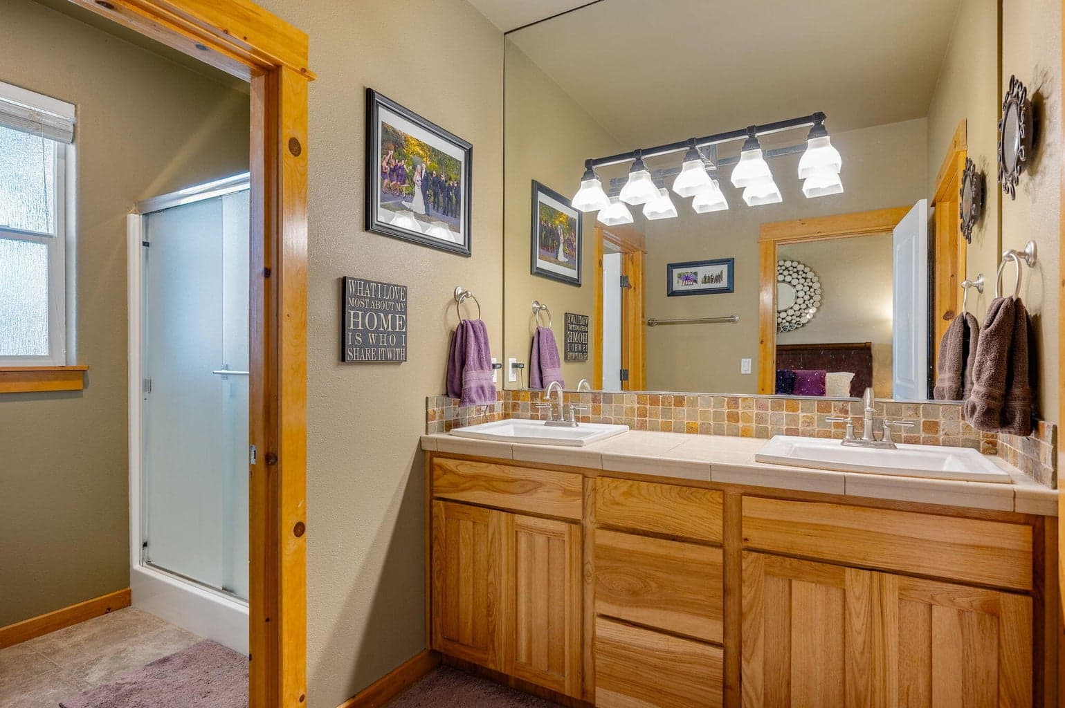 Photo of 2910 NW Canyon Drive 16 of 43